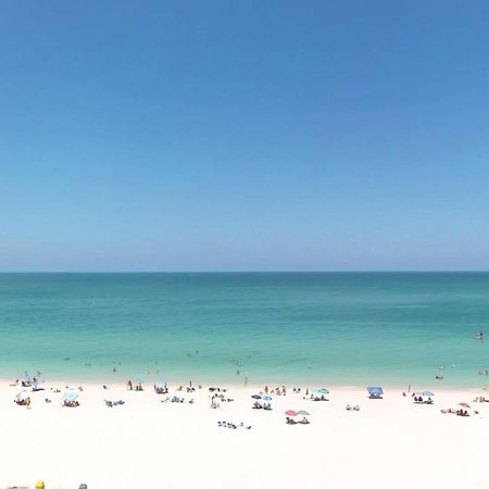 Steps Away From The Soft, White, Sandy Beaches Of Beautiful Marco Island!! Buitenkant foto