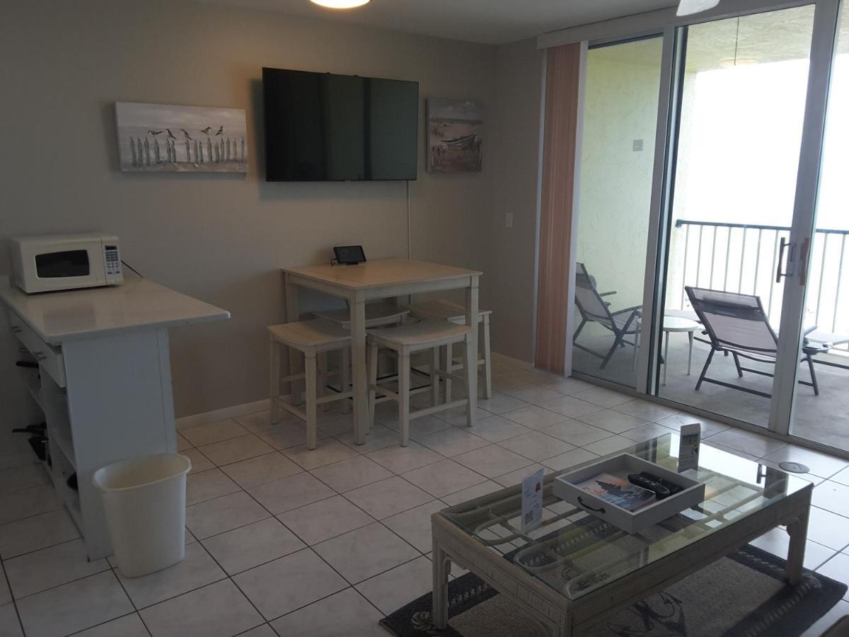 Steps Away From The Soft, White, Sandy Beaches Of Beautiful Marco Island!! Buitenkant foto