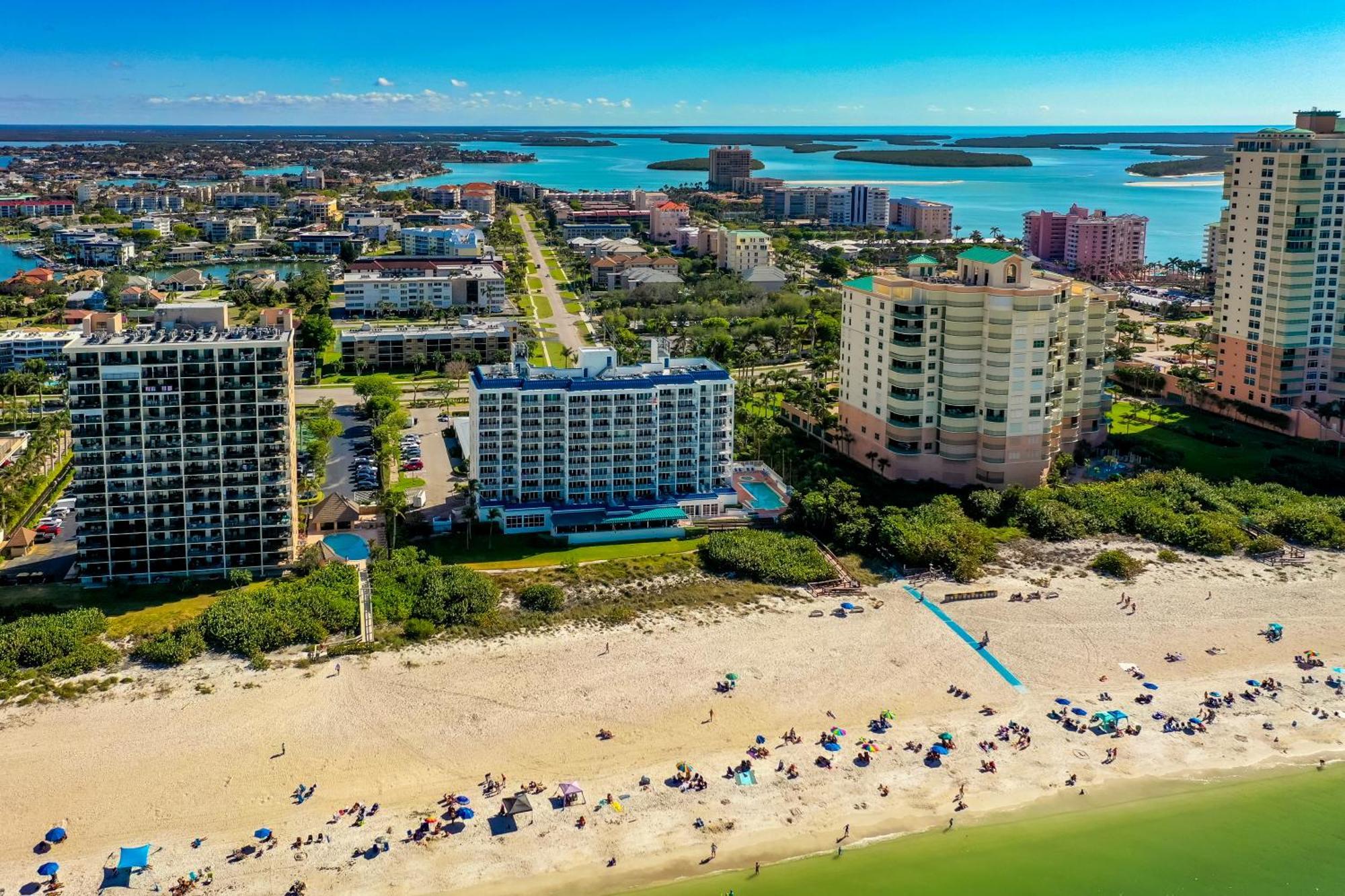 Steps Away From The Soft, White, Sandy Beaches Of Beautiful Marco Island!! Buitenkant foto