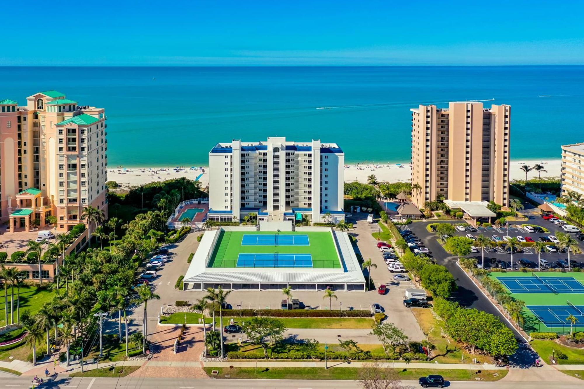 Steps Away From The Soft, White, Sandy Beaches Of Beautiful Marco Island!! Buitenkant foto
