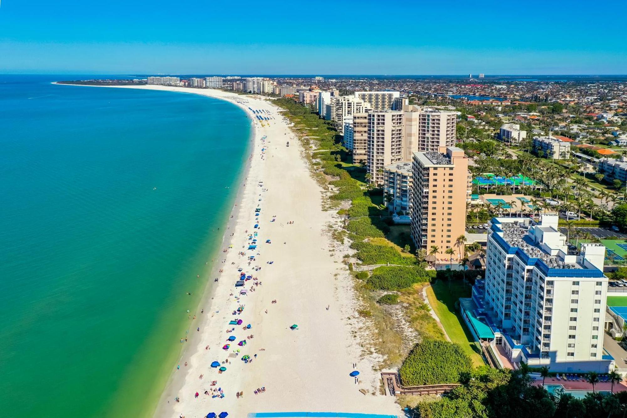 Steps Away From The Soft, White, Sandy Beaches Of Beautiful Marco Island!! Buitenkant foto