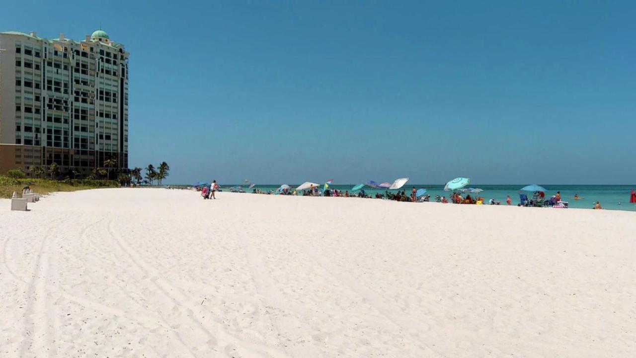 Steps Away From The Soft, White, Sandy Beaches Of Beautiful Marco Island!! Buitenkant foto
